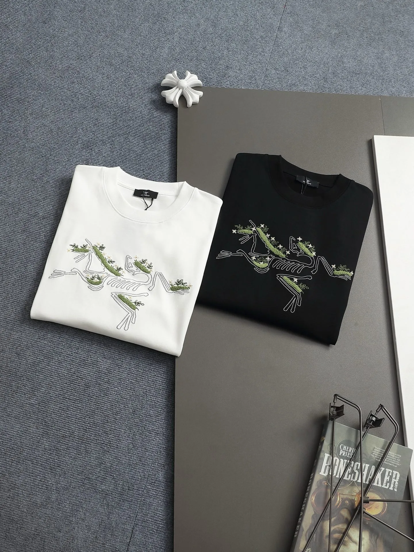 （ ） Arcteryx Cormac Series Logo LS T Same Style ✅ Size：XS S M L Black White